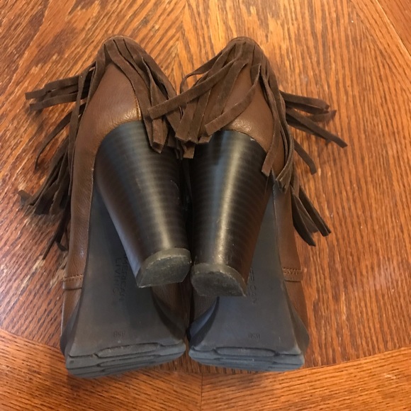 Pretty Wild & Fringy Brown Leather Boots! - Picture 12 of 16